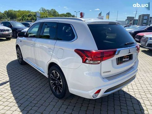 Mitsubishi Outlander 2018 - фото 5