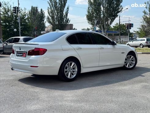 BMW 5 серия 2015 белый - фото 5