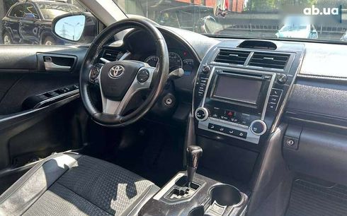Toyota Camry 2012 - фото 18