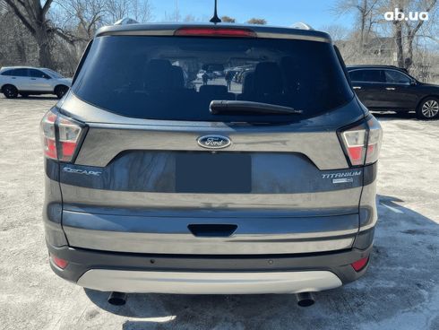 Ford Escape 2018 серый - фото 5