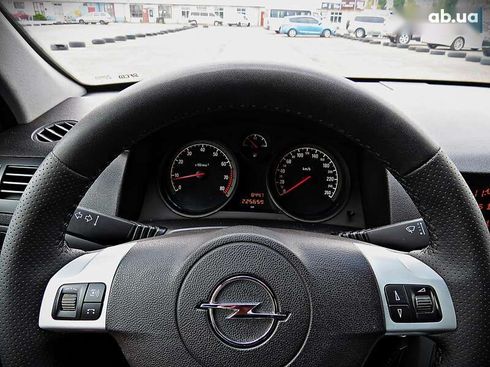 Opel Astra 2009 - фото 8