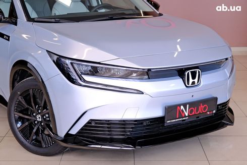 Honda e:NP2 2025 серебристый - фото 3