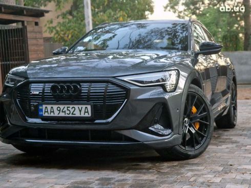 Audi E-Tron 2022 серый - фото 3