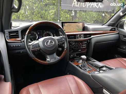 Lexus LX 2016 - фото 14