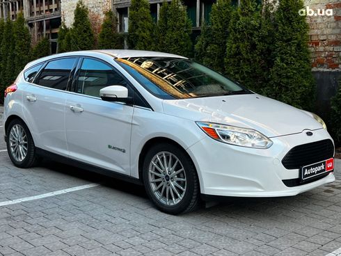 Ford Focus Electric 2016 белый - фото 17