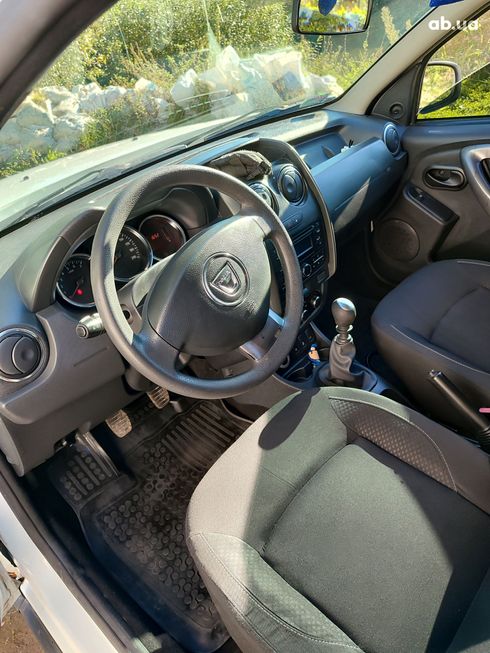 Dacia Duster 2016 белый - фото 15