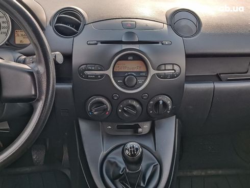 Mazda 2 2007 серый - фото 15