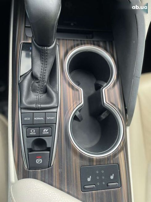 Toyota Camry 2020 - фото 17