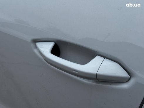 Audi Q4 e-tron 2023 белый - фото 40