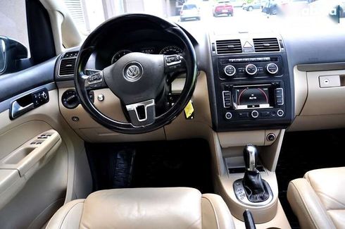 Volkswagen Touran 2012 - фото 24