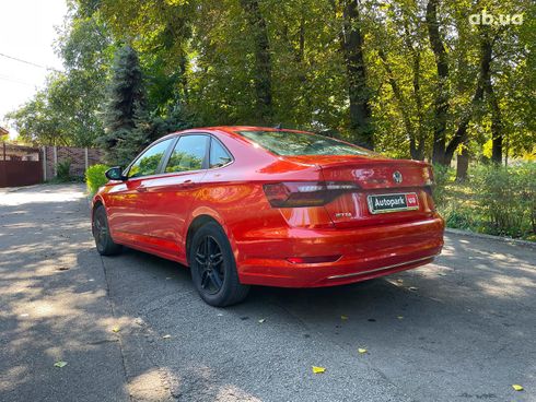 Volkswagen Jetta 2019 оранжевый - фото 10