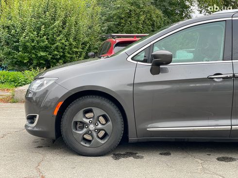 Chrysler Pacifica 2017 серый - фото 51