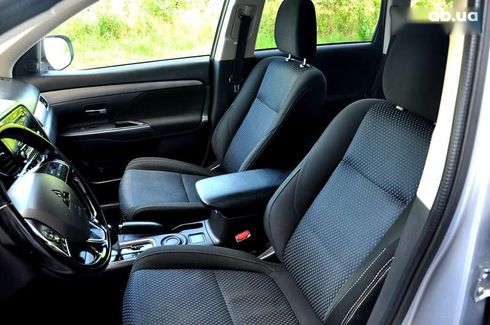 Mitsubishi Outlander 2016 - фото 16