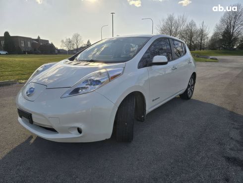 Nissan Leaf 2015 белый - фото 3