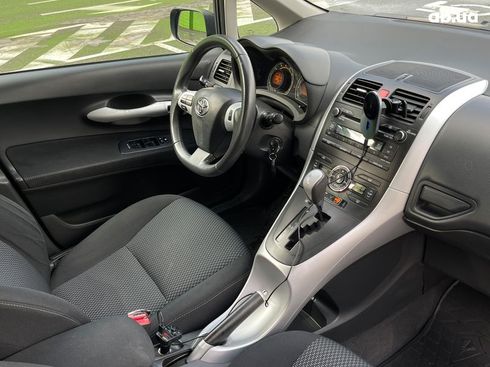 Toyota Auris 2010 - фото 15