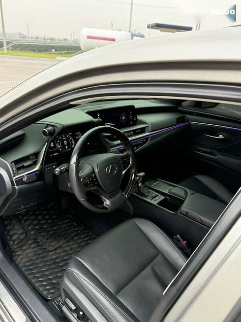 Lexus ES 2021 - фото 16