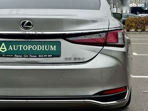 Lexus ES 2020 - фото 15