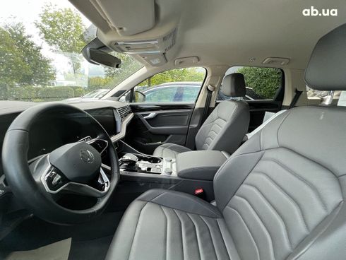 Volkswagen Touareg 2022 - фото 15