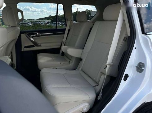 Lexus GX 2020 - фото 17