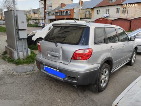 Mitsubishi Outlander 2005 серебристый - фото 17