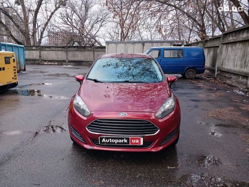 Ford Fiesta 2017 красный - фото 2