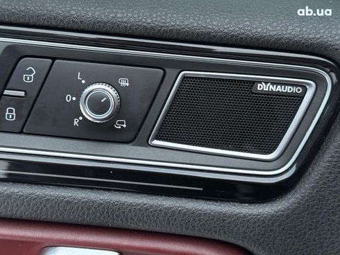 Volkswagen Touareg 2017 черный - фото 18