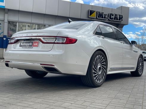 Lincoln Continental 2019 белый - фото 16