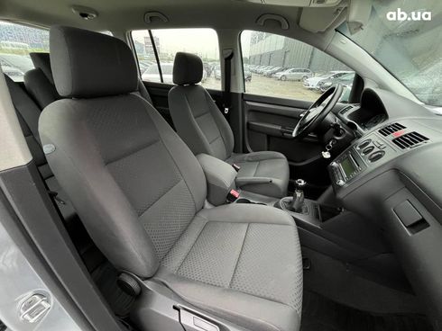 Volkswagen Touran 2005 серый - фото 17