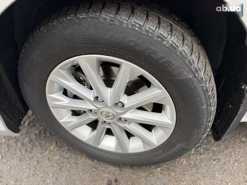 Toyota Camry 2011 - фото 4