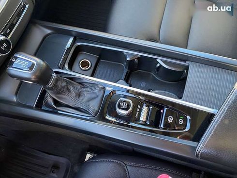 Volvo XC60 2019 - фото 16
