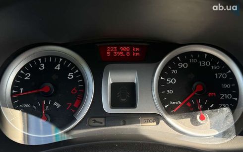 Renault Clio 2010 - фото 15