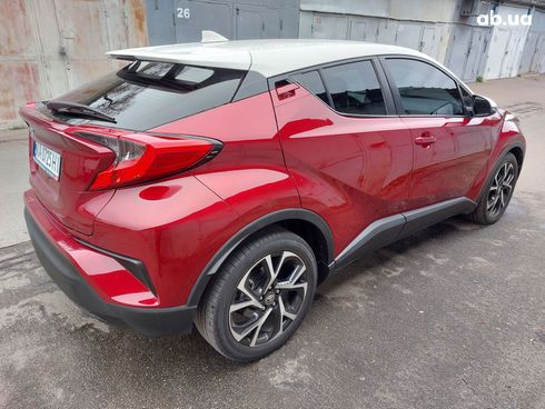 Toyota C-HR 2018 вишневый - фото 19
