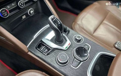 Alfa Romeo Stelvio 2021 - фото 16