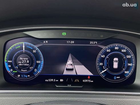 Volkswagen e-Golf 2020 - фото 3