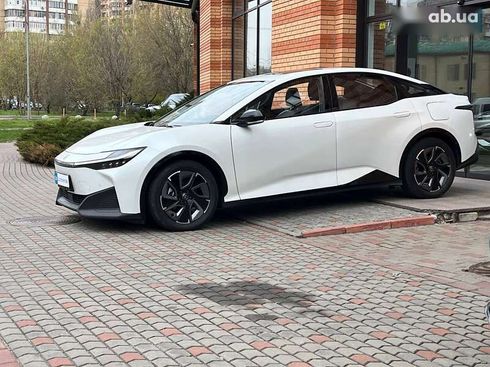Toyota bZ 2023 - фото 4