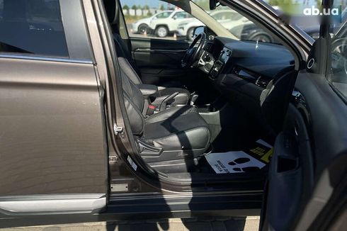 Mitsubishi Outlander 2015 - фото 13