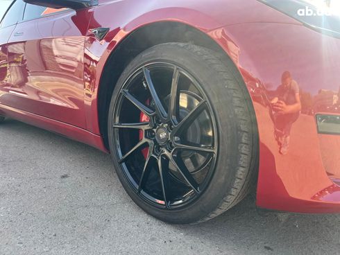 Tesla Model 3 2018 красный - фото 4
