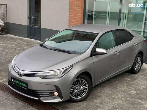 Toyota Corolla 2017 - фото 2