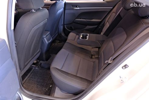 Hyundai Elantra 2018 бежевый - фото 8