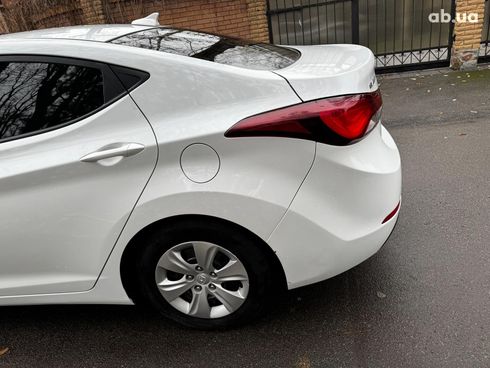Hyundai Elantra 2015 белый - фото 8