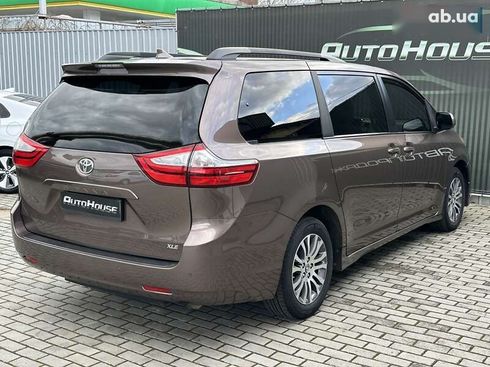 Toyota Sienna 2019 - фото 12