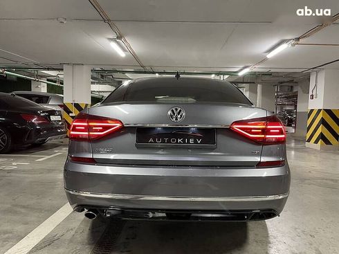 Volkswagen Passat 2017 - фото 11