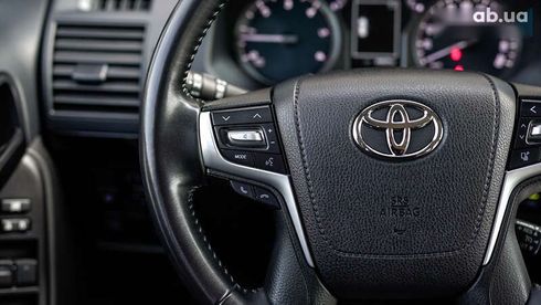 Toyota Land Cruiser Prado 2022 - фото 17