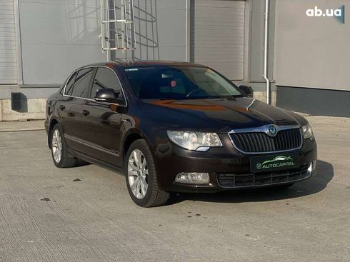 Skoda Superb 2012 - фото 6