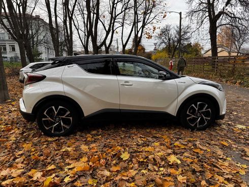 Toyota C-HR 2019 белый - фото 6