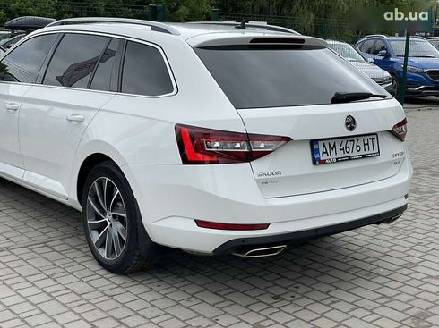 Skoda Superb 2017 - фото 19