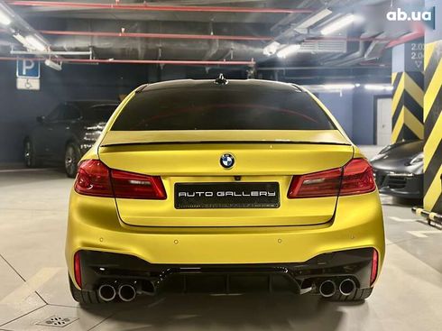 BMW M5 2018 - фото 8