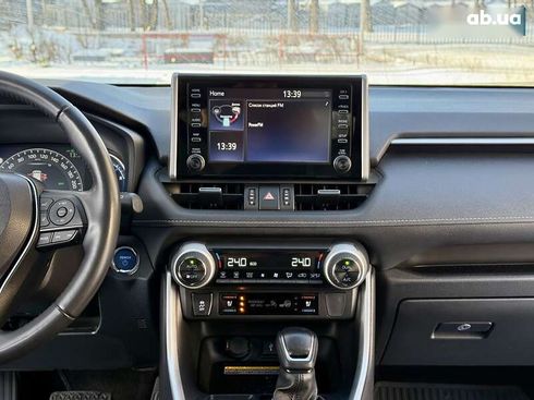 Toyota RAV4 2021 - фото 25