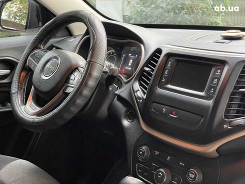 Jeep Cherokee 2014 белый - фото 30