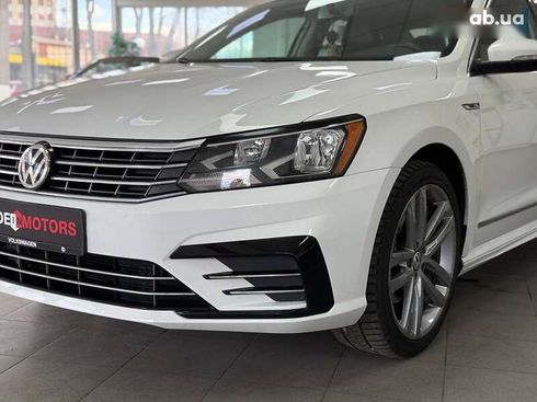 Volkswagen Passat 2017 - фото 13
